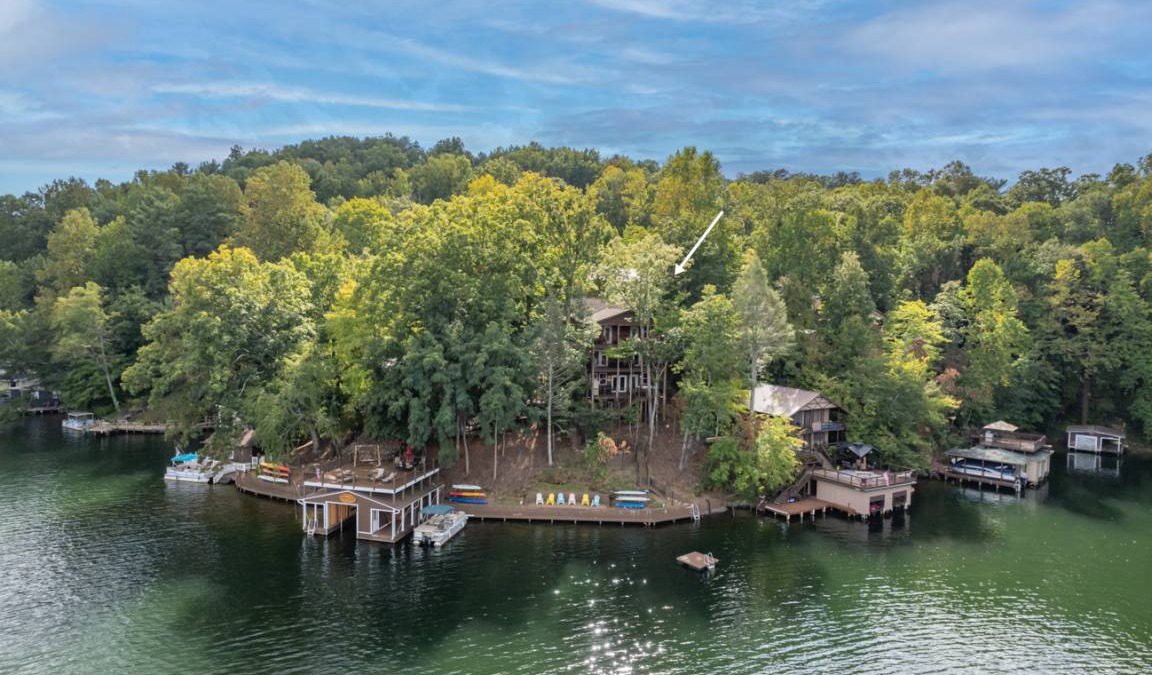 Lake Lure House | 223 m² House ∙ 6 bedrooms ∙ 16 guests