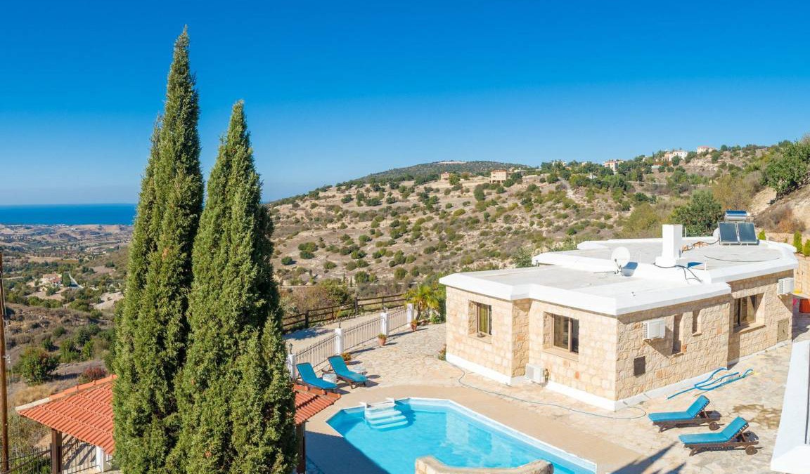 Peristerona Villa | 225 m² Villa ∙ 3 bedrooms ∙ 7 guests