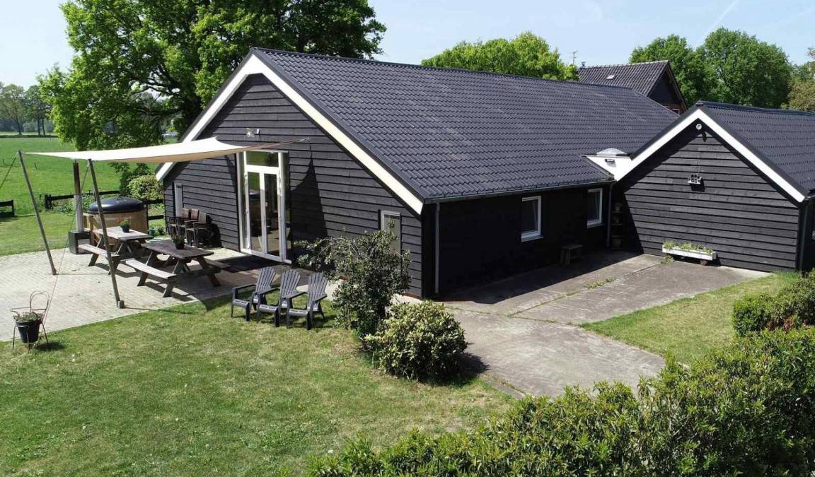 Hengelo House | 227 m² House ∙ 7 bedrooms ∙ 18 guests