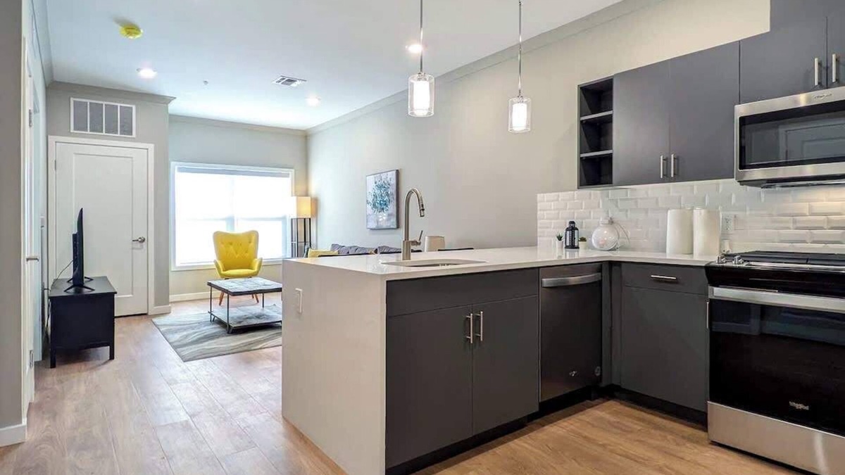 Dunellen Apartment | 227 Modern 1BR Apt Walk to NJT