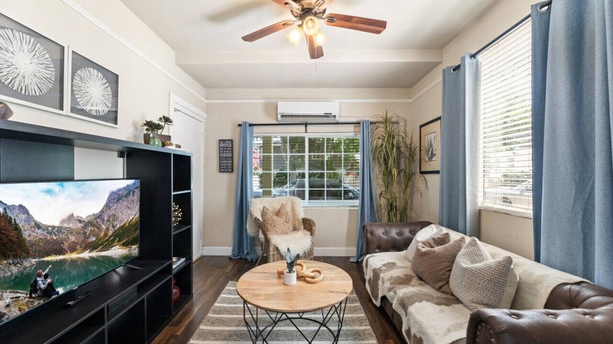 Midtown Sacramento Apartment | 23-1 · Perfect location walking distance to Everything!