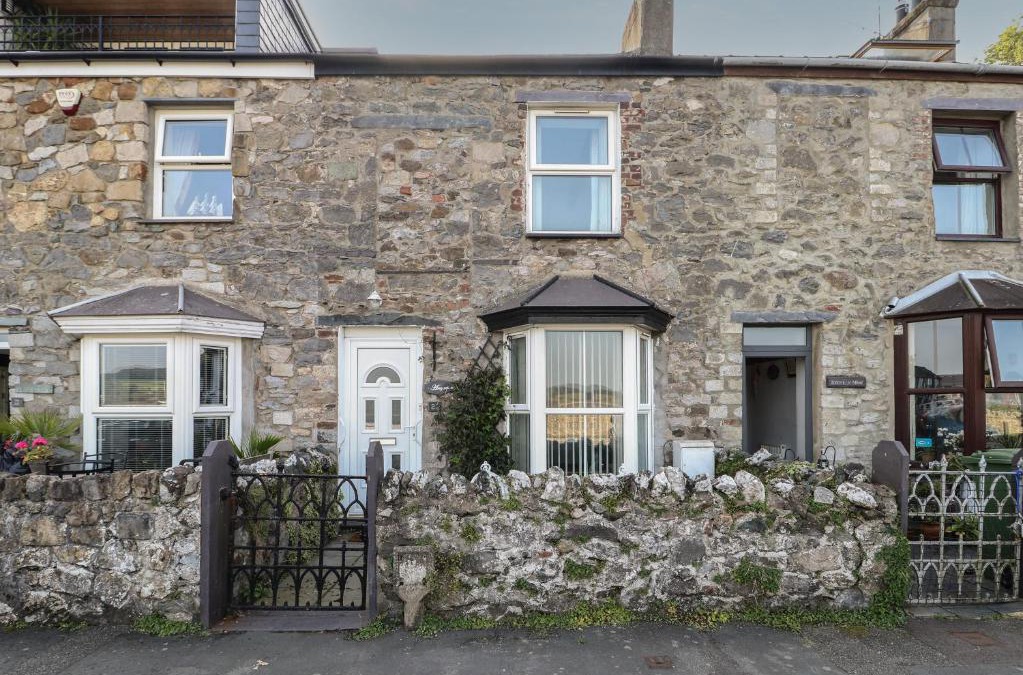 Y Felinheli House | 23 Beach Road