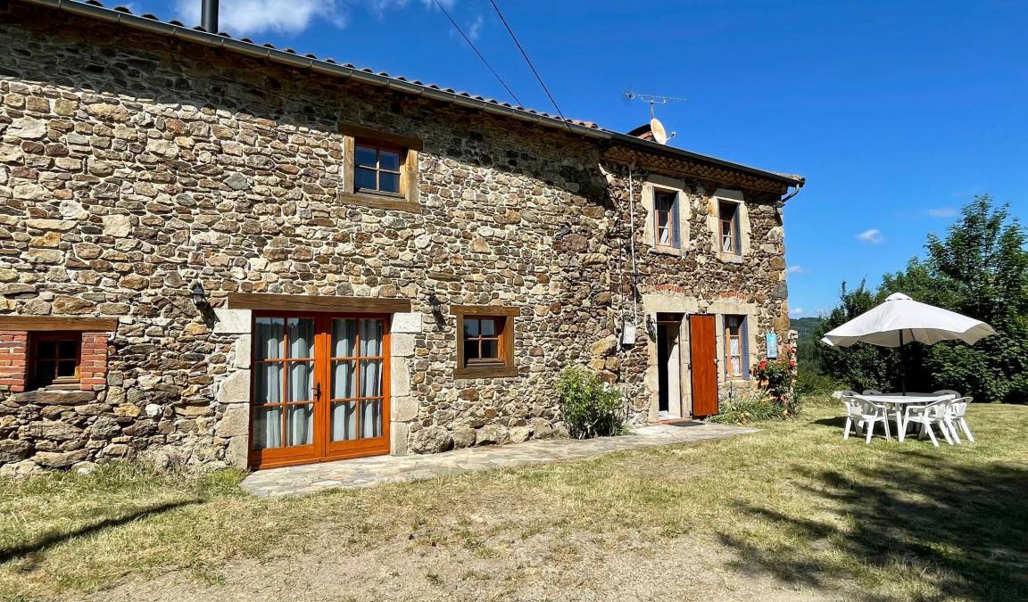 Saint-Vert Cottage | 230 m² Cabin ∙ 4 bedrooms ∙ 7 guests