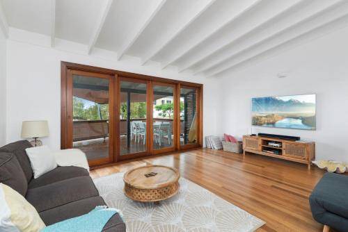 Tugun House | 230 m² House ∙ 3 bedrooms ∙ 7 guests