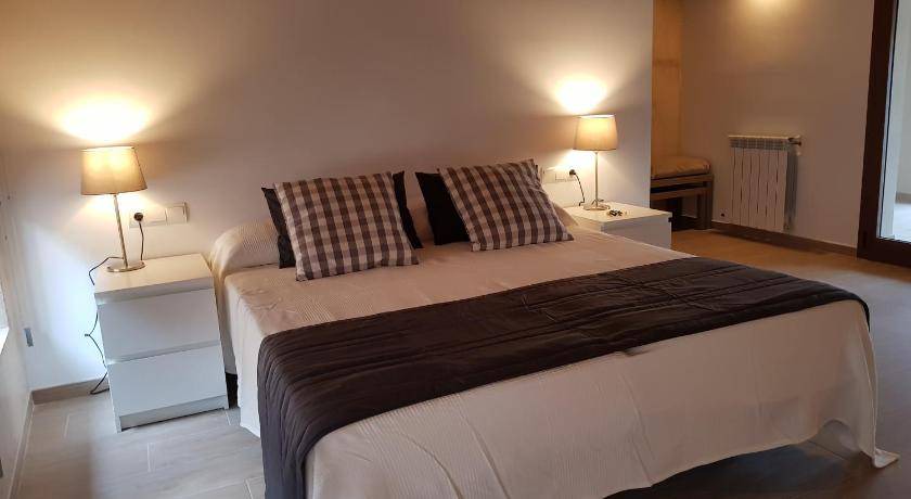 Tivissa House | 230 m² House ∙ 5 bedrooms ∙ 11 guests