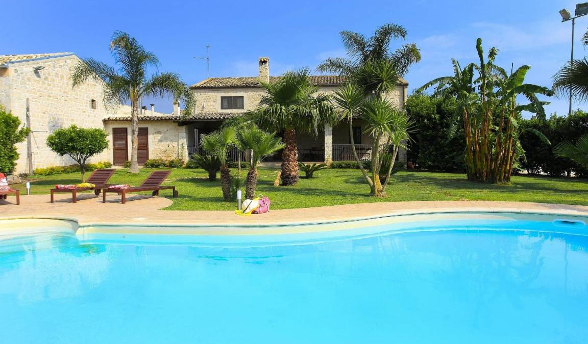 Scicli House | 230 m² House ∙ 7 bedrooms ∙ 16 guests