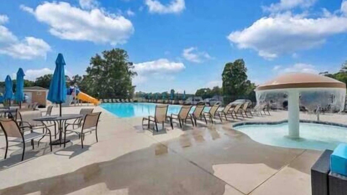 Smith Mountain Lake Apartment | #2300 Pointe - Studio Suite at Mariners SML