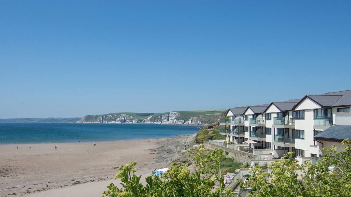 Bigbury-on-Sea Cottage | 24 BURGH ISLAND CAUSEWAY, pet friendly, with pool in Bigbury-On-Sea