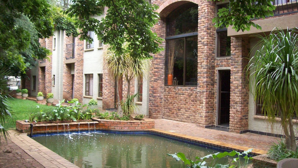 Ekurhuleni House | 24 Onvrey Guest House