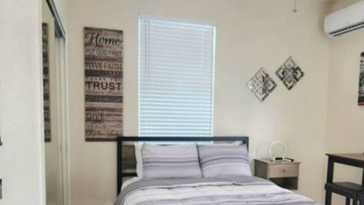 Egypt Lake-Leto Apartment | #24 Urban Comfort Suite for two people