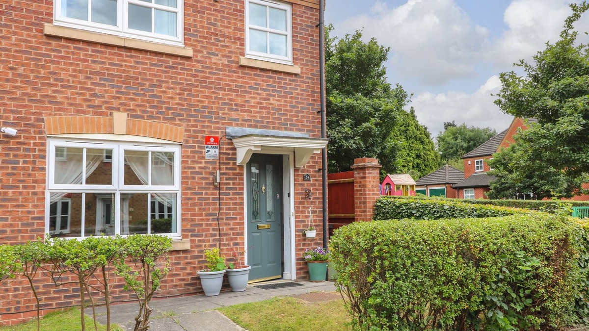 Moira Cottage | 24 VIA DEVANA, family friendly, character holiday cottage in Moira