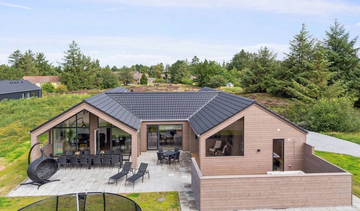 Kongsmark House | 240 m² House ∙ 1 bedroom ∙ 18 guests