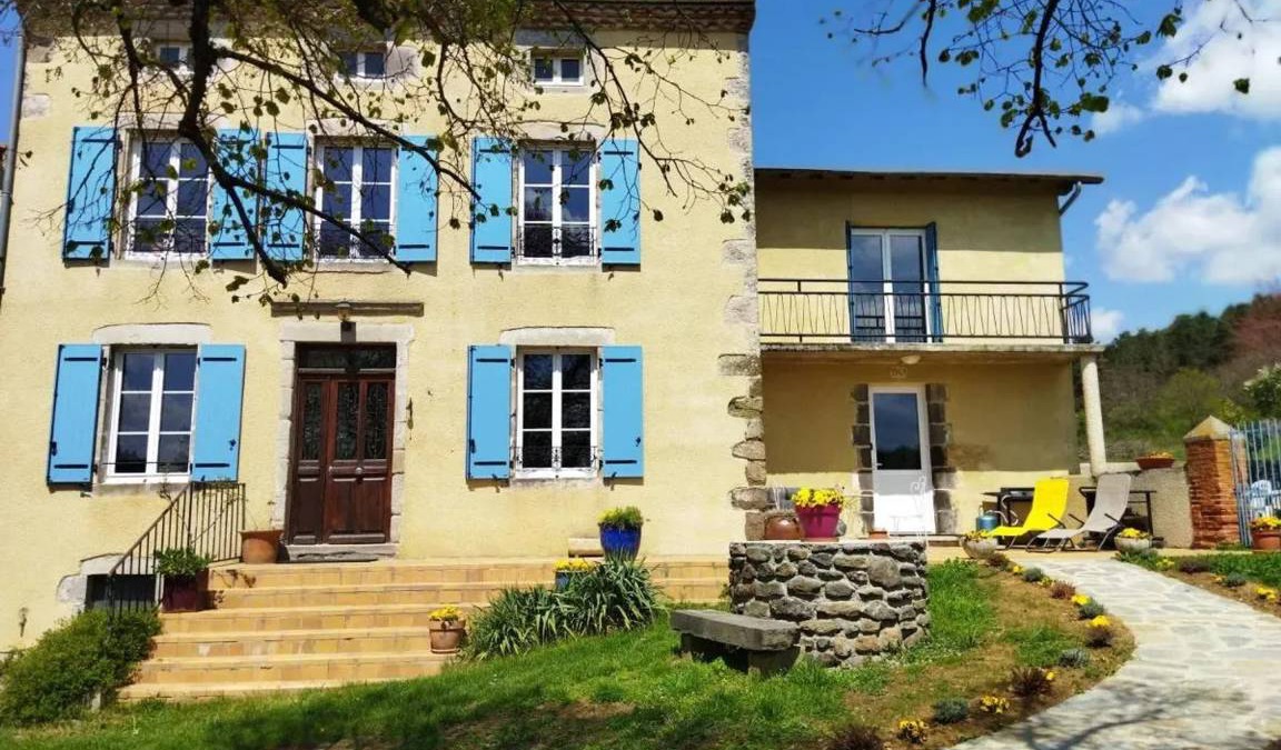 Domeyrat House | 240 m² House ∙ 5 bedrooms ∙ 14 guests