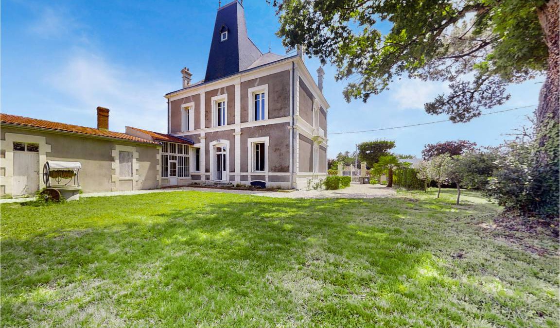 Etaules House | 240 m² House ∙ 5 bedrooms ∙ 12 guests