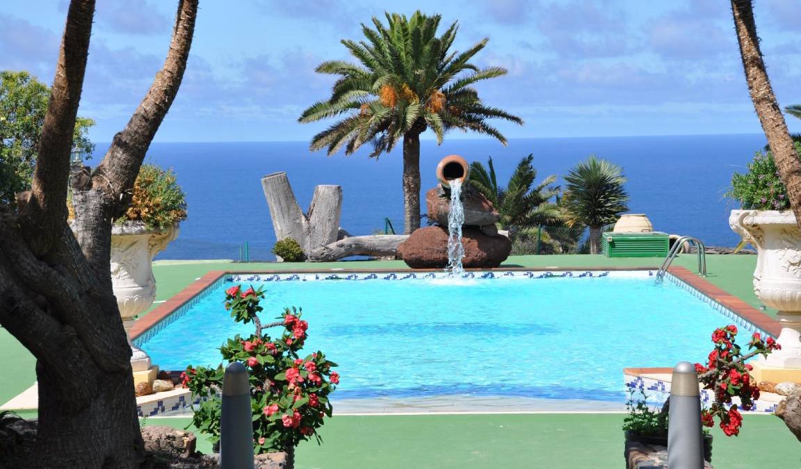 Moya House | 240 m² House ∙ 7 bedrooms ∙ 10 guests