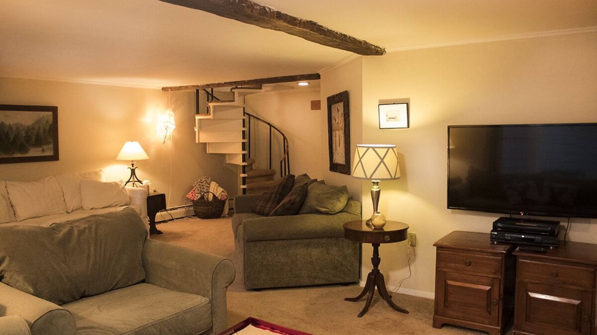 North Creek House | 240 Main Street Ski House - minutes to Gore and North Creek Ski Bowl