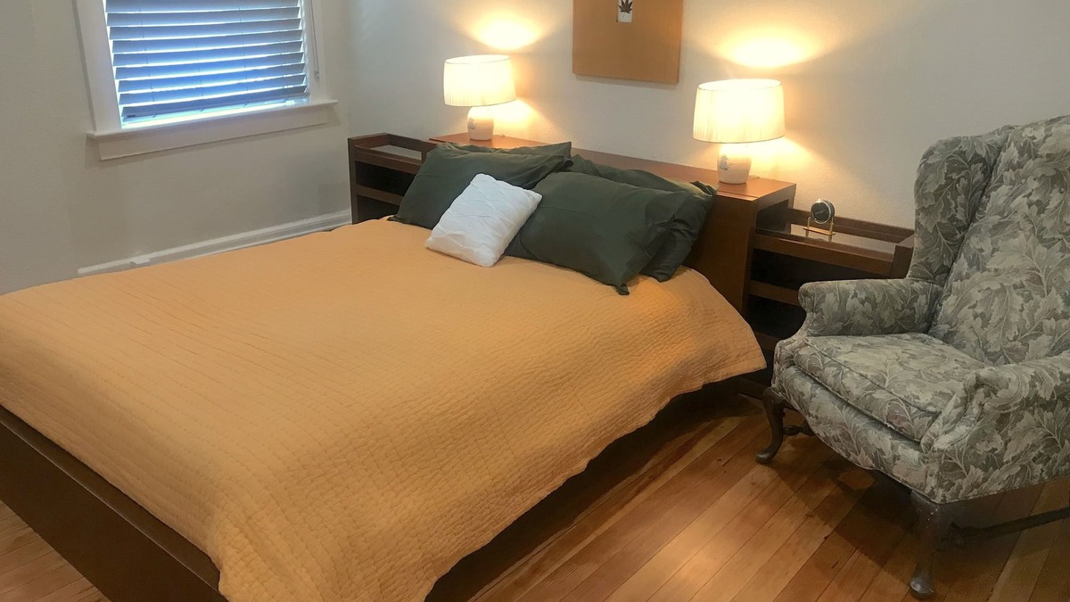 Central Area Apartment | 240 State St NE Loft B Salem Oregon "TIGER STATION LOFTS"
