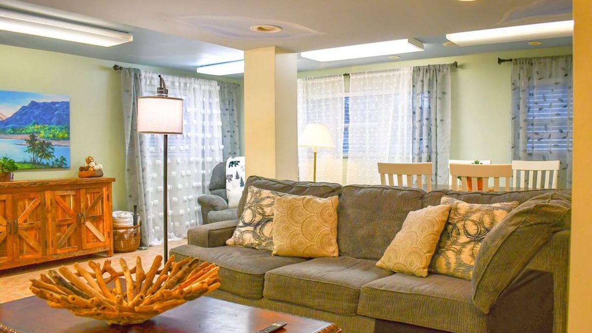 East Haven  Rutland County House | 2400sq.ft of relaxation. Only 7-10 Miles from Killington and Pico