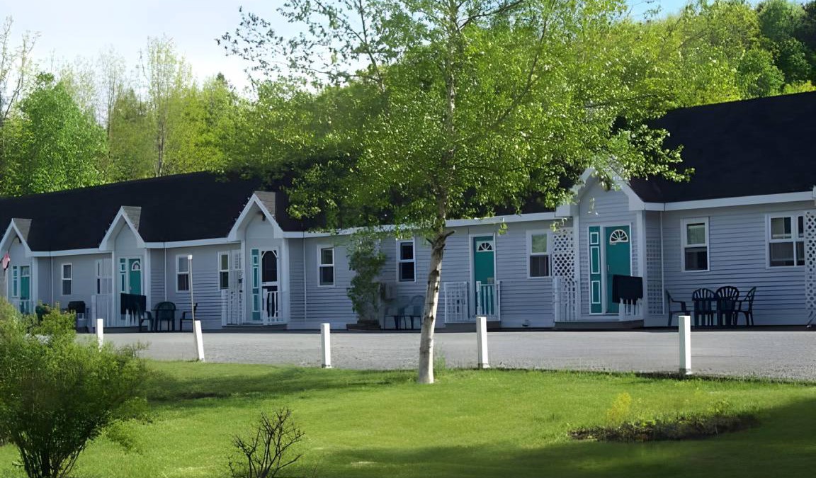 Lunenburg Hotel | 242 m² Motel ∙ 4 bedrooms ∙ 10 guests