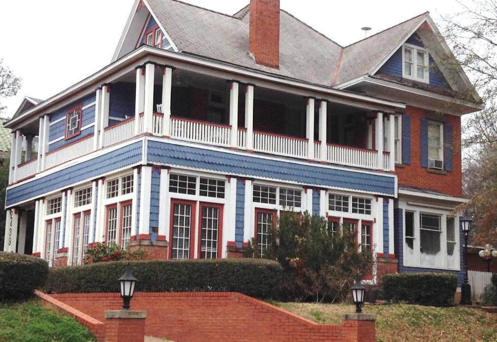 Fairfield Historic District Bed & Breakfast | 2439 Fairfield "A Bed and Breakfast"
