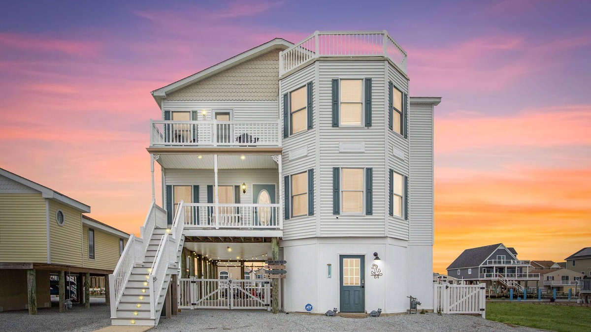 Tuckerton Beach House | 2450 SF of Luxury on the Lagoon!
