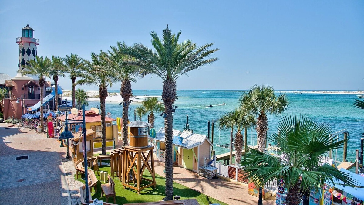 Sandestin House | 2465 Bungalo 4 Bedroom Home by RedAwning