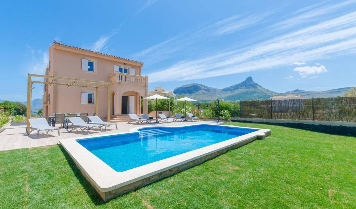 Urbanizacion S'Estanyol Villa | 247 m² Villa ∙ 4 bedrooms ∙ 8 guests