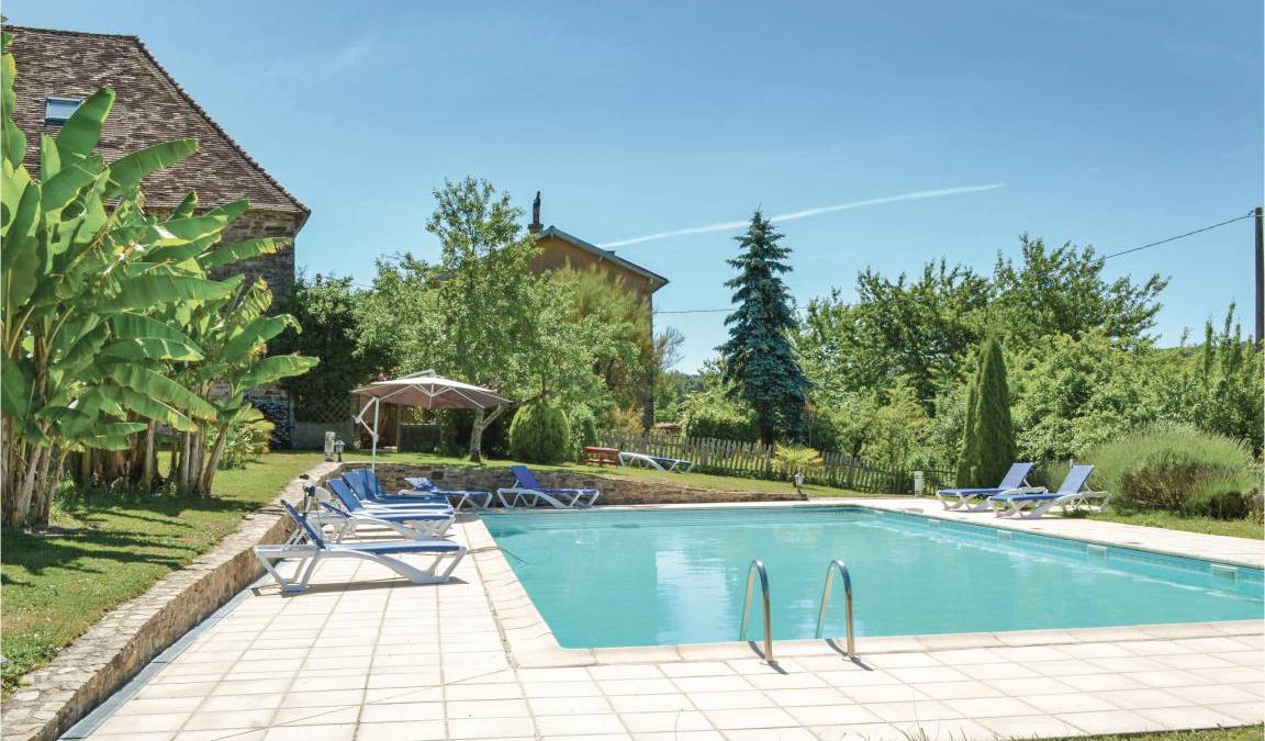 Jumilhac-le-Grand House | 248 m² House ∙ 4 bedrooms ∙ 10 guests