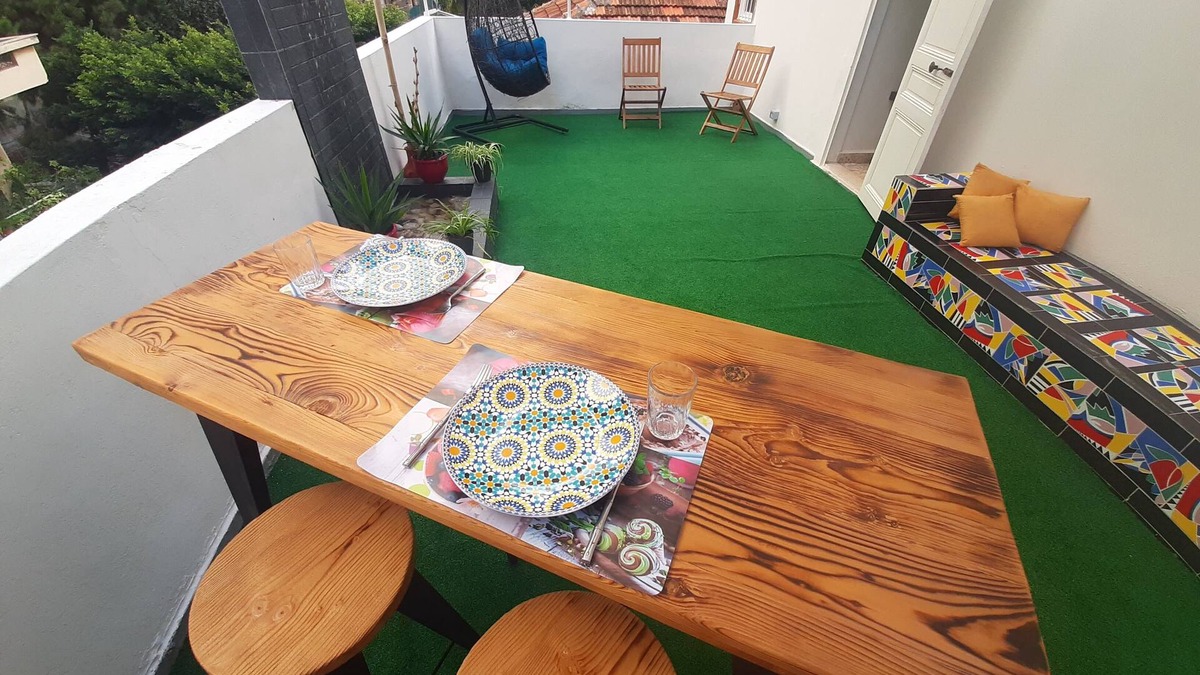 Beirut Apartment | 24h electricity : Silvia's Art Terrace