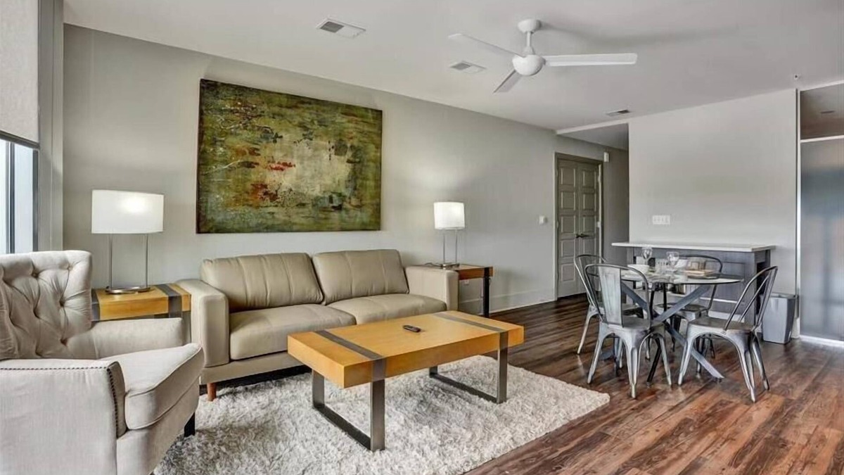 Garden Hills Apartment | 24hr Gym, Pool&Sauna | Full Kitchen w/Island | Peachtree