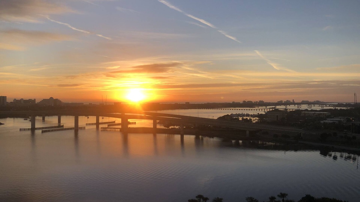 Kingston Condo | 24TH FLOOR WITH STUNNING ENDLESS VIEWS