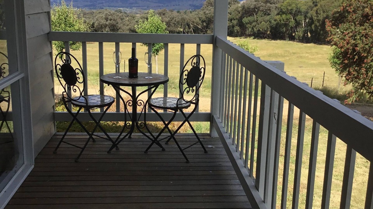 Yackandandah Other | 25 acre private farm house less than 3km to Yackandandah township
