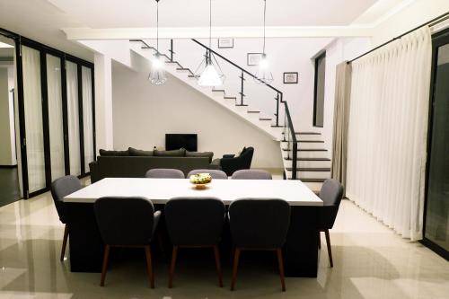 Lembang Resort | 25 m² Resort ∙ 4 bedrooms ∙ 15 guests