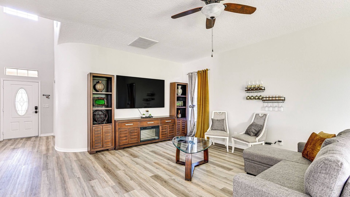 Land O' Lakes House | 25 Mi to Tampa: Family Home w/Large Yard!
