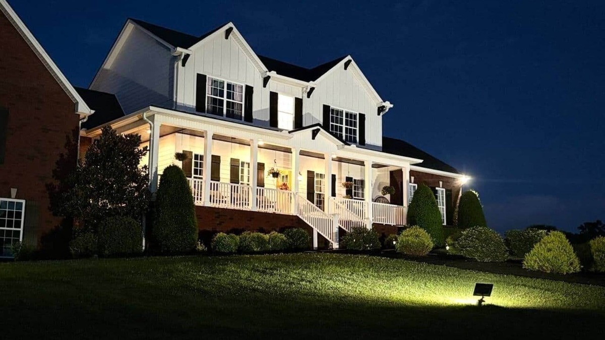 Greenbrier House | 25 Miles to Nashville-Pool, Fire-pit, Arcade Game