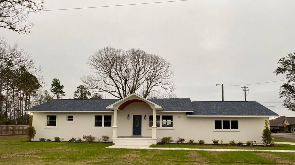 Florida Panhandle House | 25 min drive to Pcola Beach, Large home, Newly Remodeled