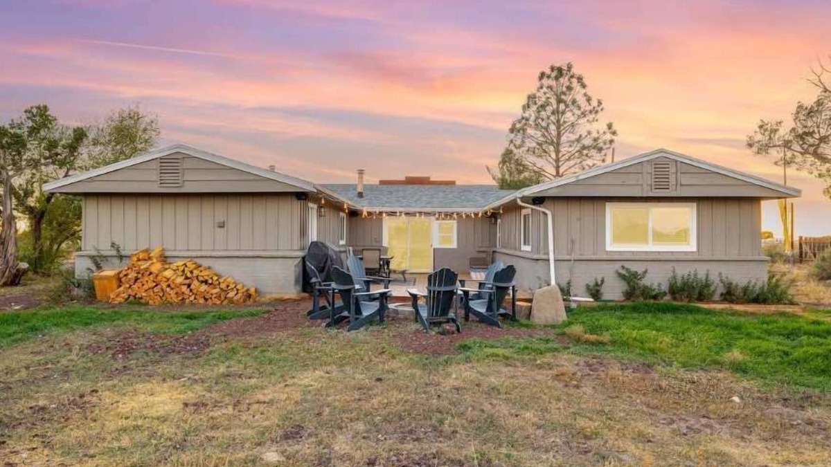 Valle House | 25 Min to Grand Canyon | Hot tub & Fire Pit