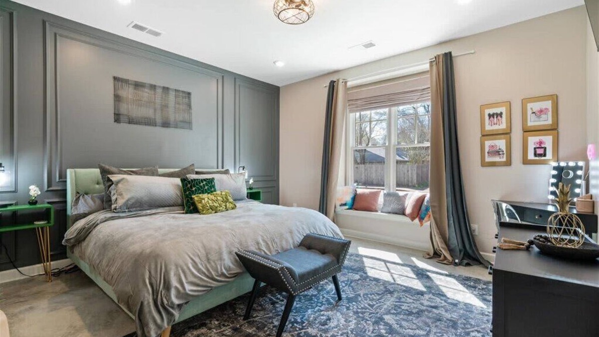 Joffre Apartment | 25% Off New Lux Home + Mini Pool & Game Room