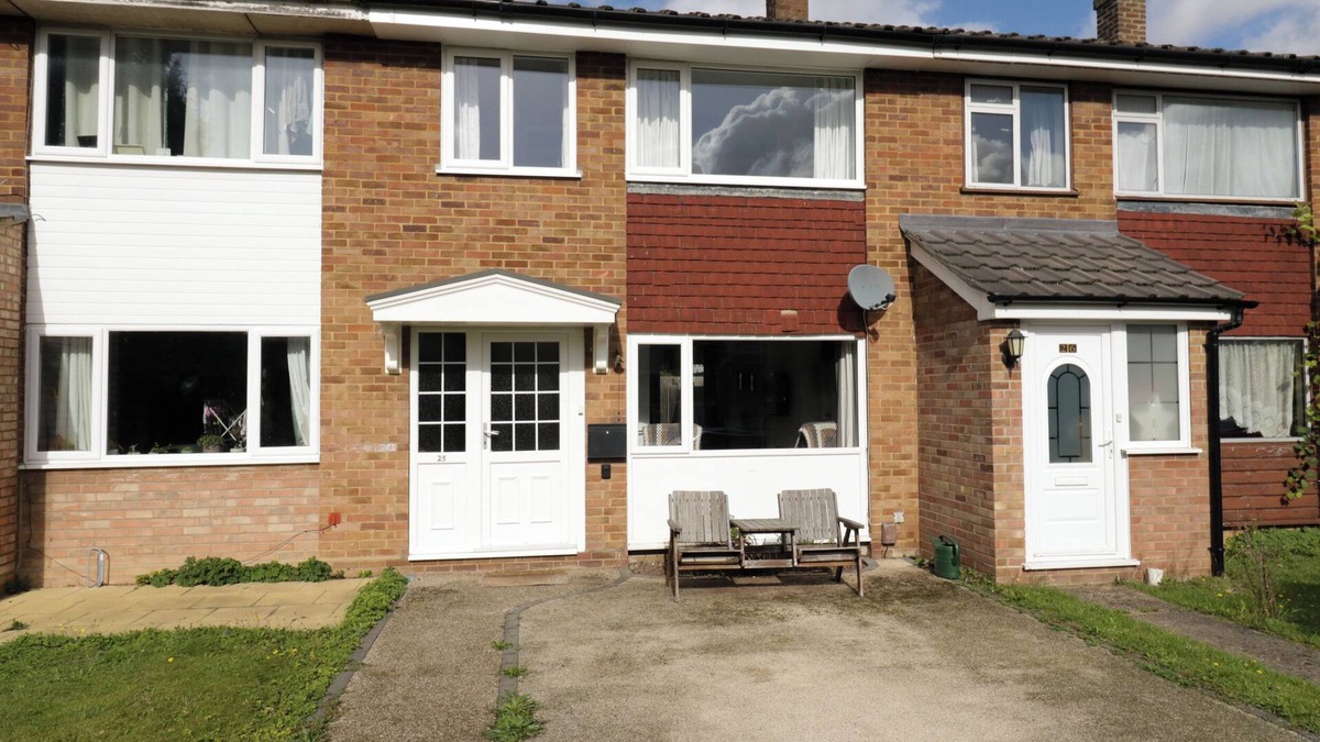 Sawston Cottage | 25 RESBURY CLOSE, with a garden in Sawston