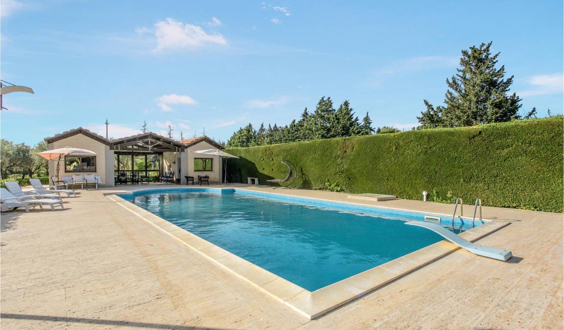 Comiso House | 250 m² House ∙ 3 bedrooms ∙ 6 guests