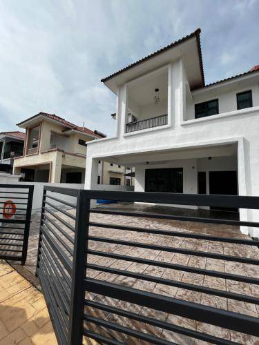 Banting House | 250 m² House ∙ 4 bedrooms ∙ 12 guests