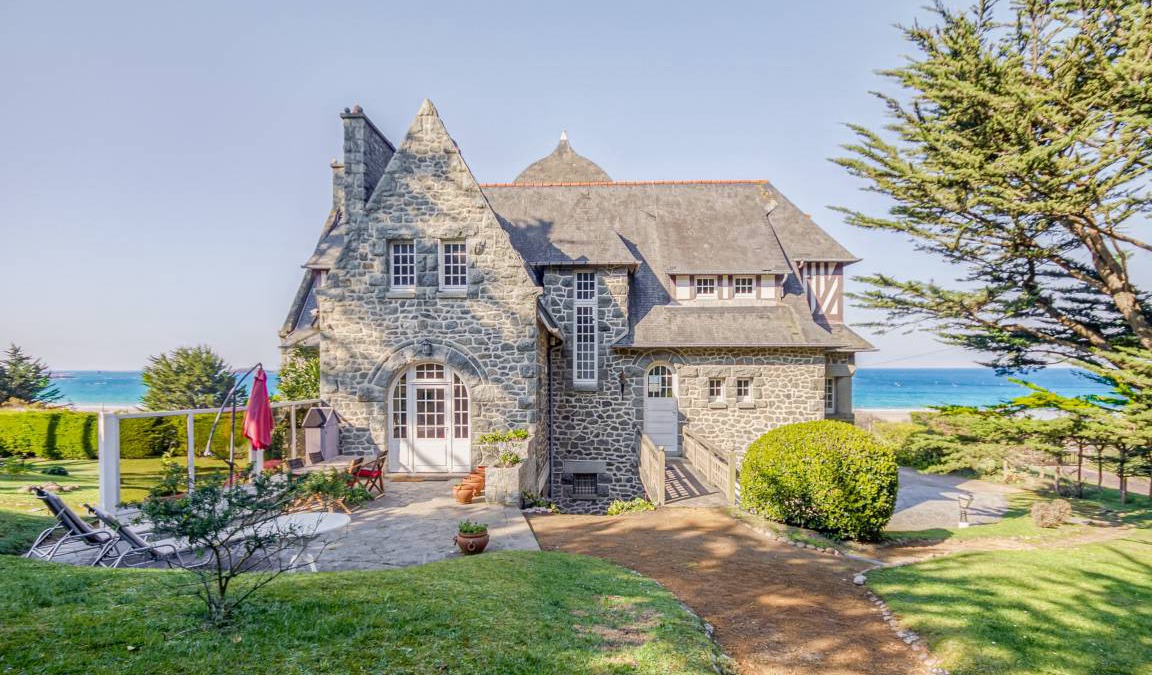 Sables-d'Or-les-Pins House | 250 m² House ∙ 6 bedrooms ∙ 12 guests