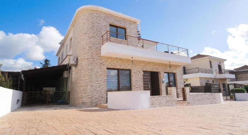 Tremithousa Villa | 250 m² Villa ∙ 5 bedrooms ∙ 9 guests