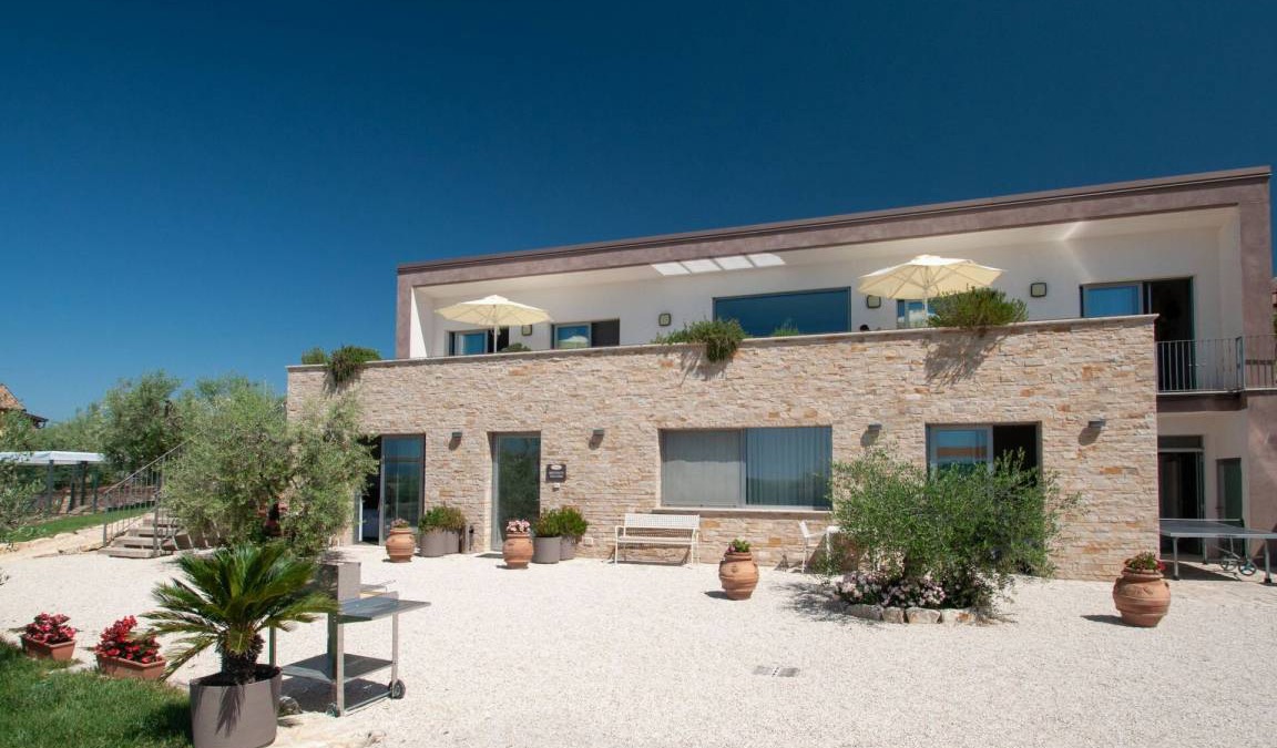 Loreto Villa | 250 m² Villa ∙ 6 bedrooms ∙ 16 guests