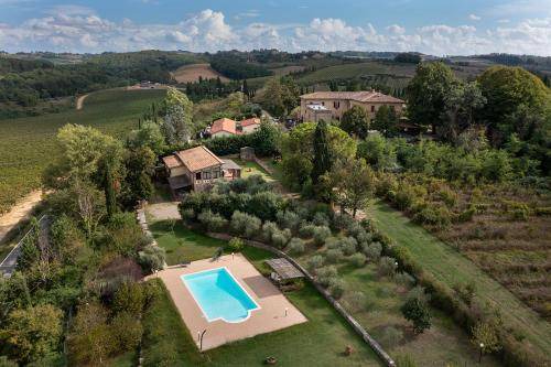 Monteriggioni Villa | 250 m² Villa ∙ 5 bedrooms ∙ 10 guests