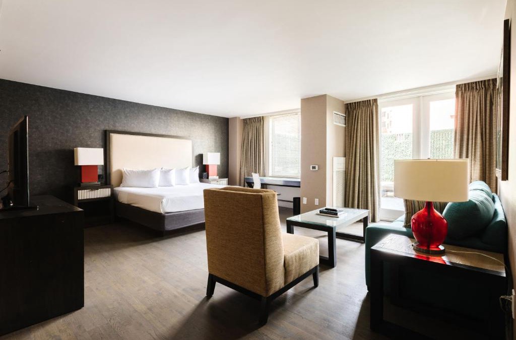 West End Apartment | 2500 Penn, a Placemakr Experience
