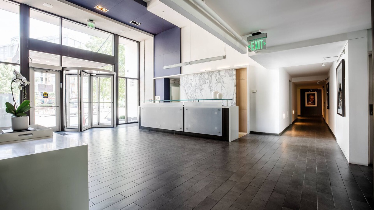 West End Apartment | 2500 Penn, a Placemakr Experience