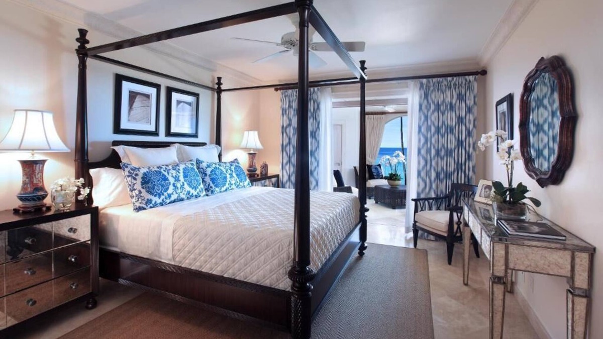 Gibbs Bay Condo | 2500 sq. ft. Two-Bedroom Luxury Beachfront Suite on the West Coast