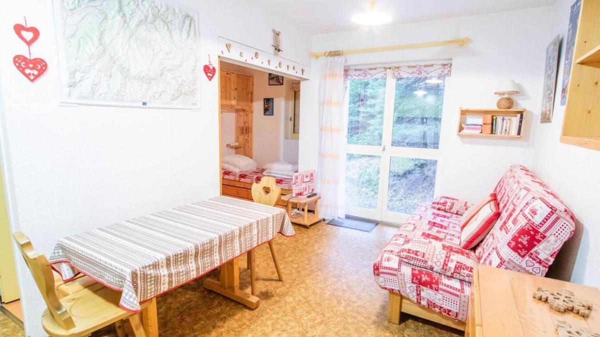 Villarodin-Bourget Apartment | 250m from ski slopes, Ground floor, terrace, parking, tv, 30m², La Norma
