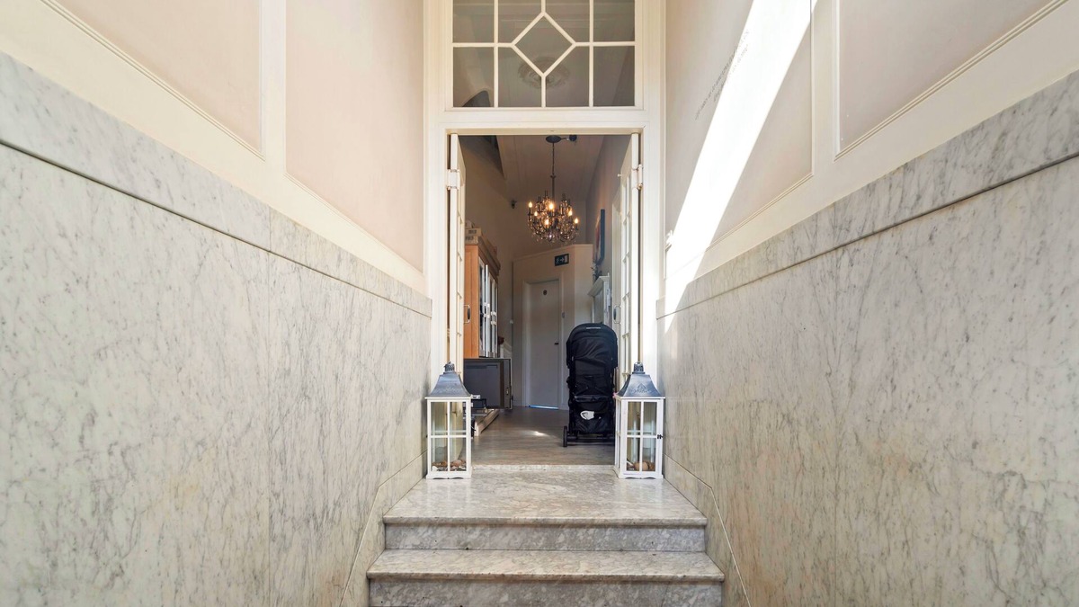 The Hague Apartment | 250m2 monument duplex apartment with 350m2 garden